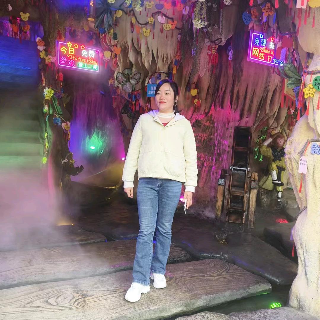 摆地摊的小菊