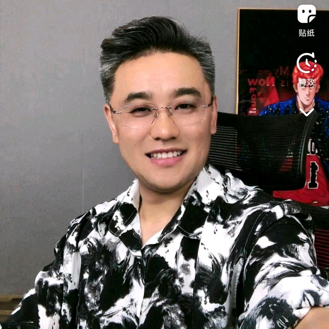 李先生.