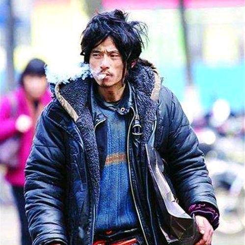 加满，把油给我加满了