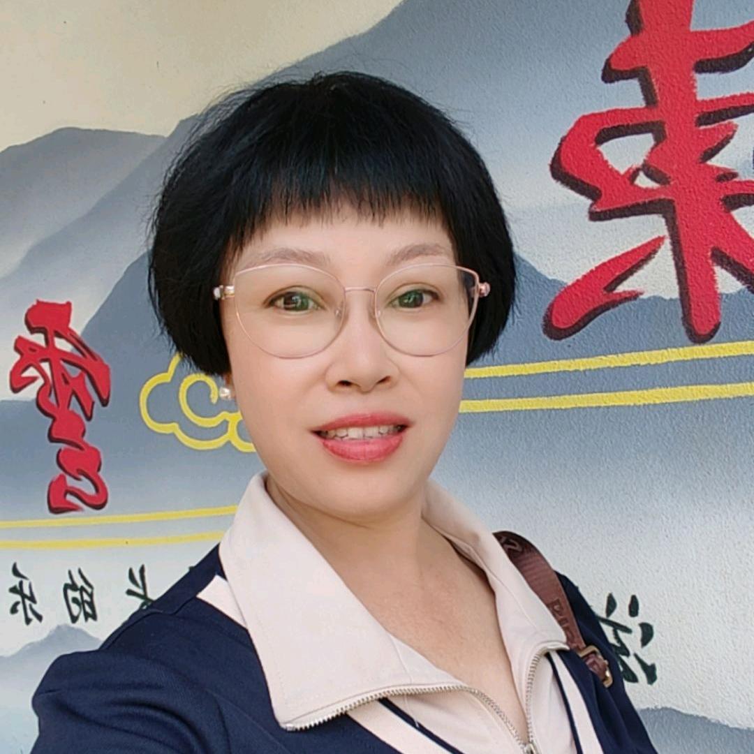 莉莉6787