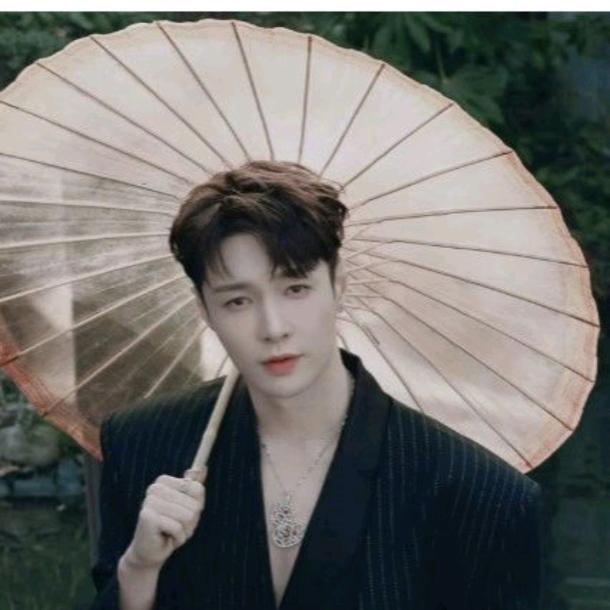 退出情场一心向党