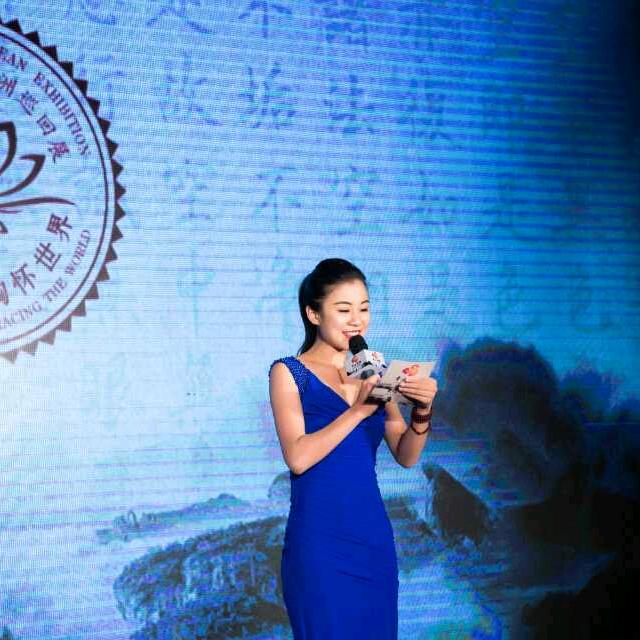 小白温暖你我  照亮世界😇