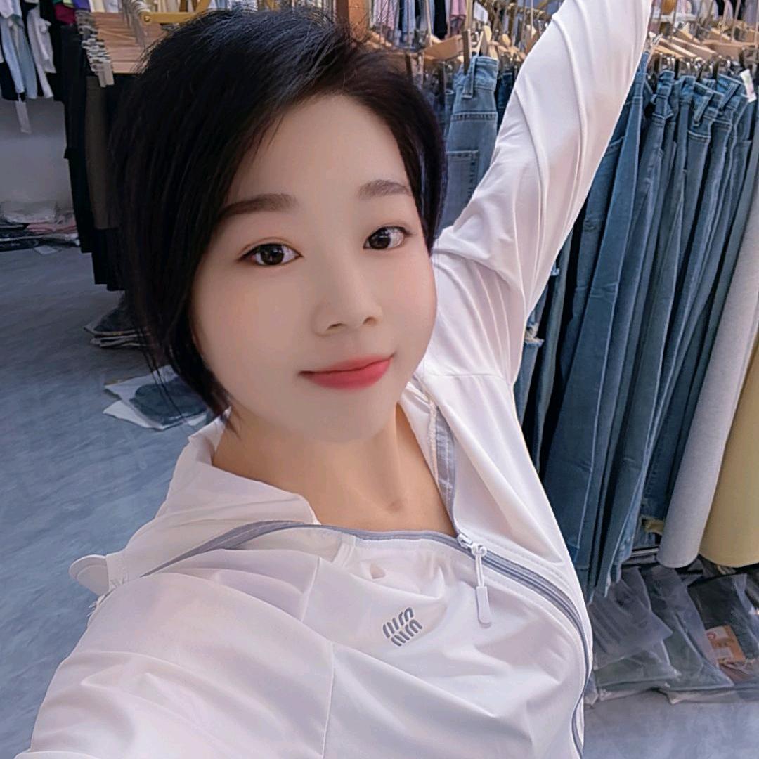 玉芝不彤凡响服装