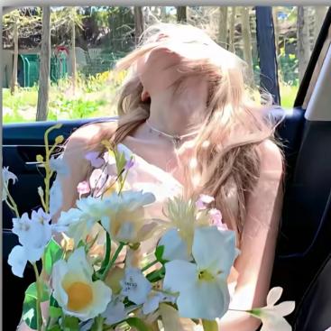 蓓啊蓓（见过邓紫棋两次）