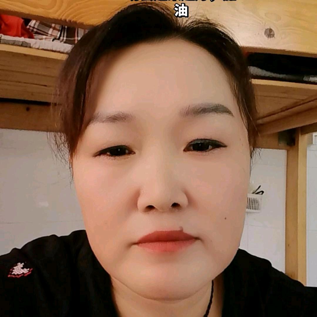 @廖小容（记录美好生活）