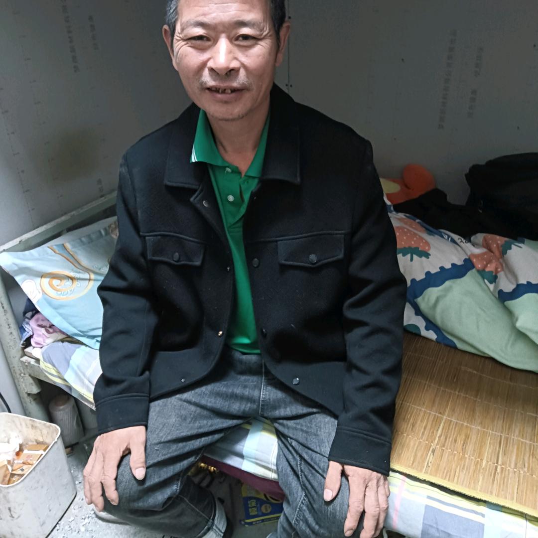 我爱江山更………