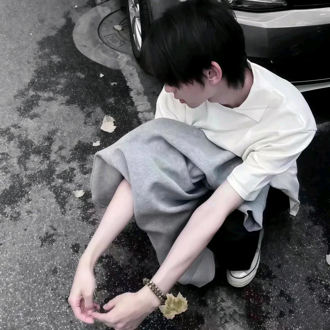 偷吃宵夜的小陈