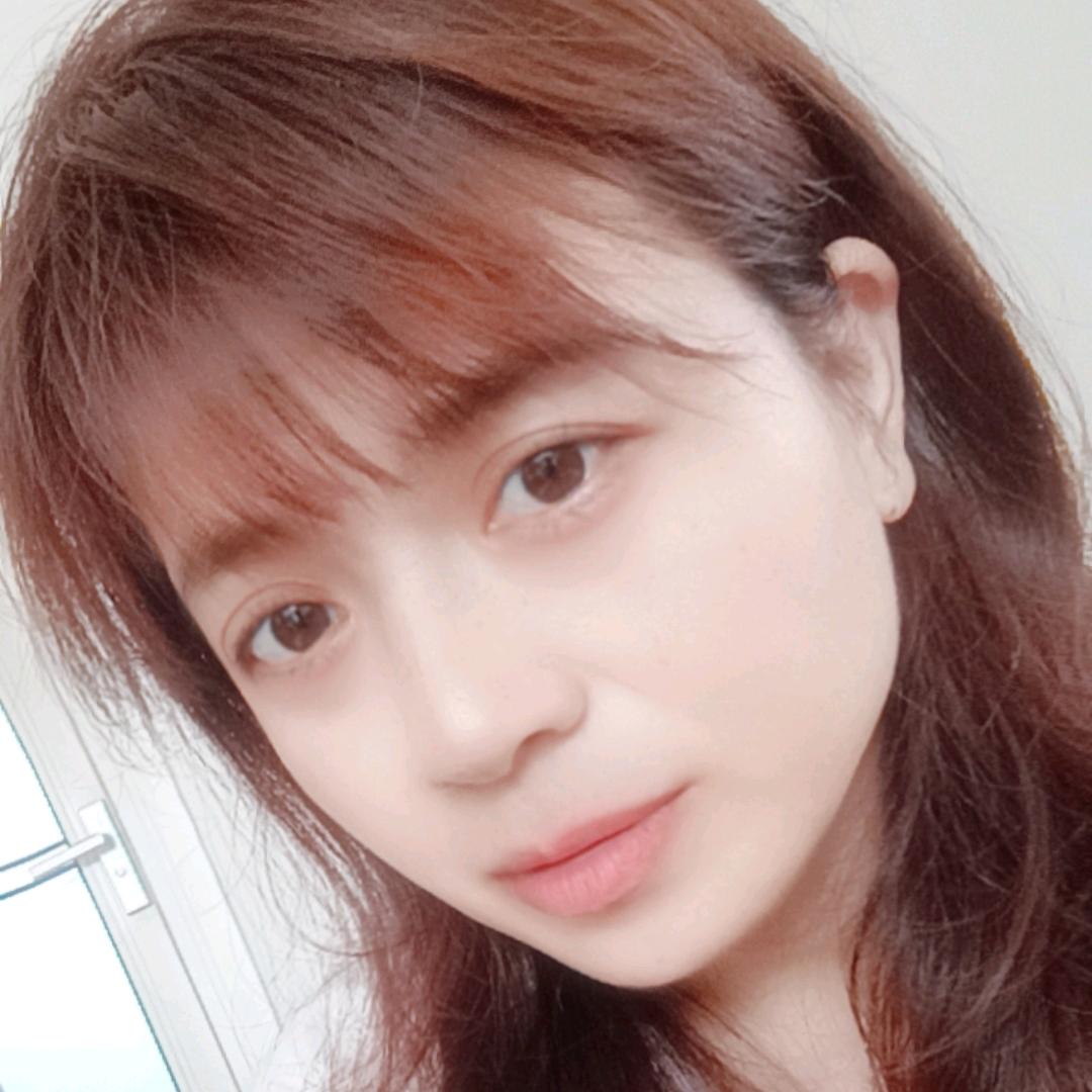 萌宝小微爱吃零食