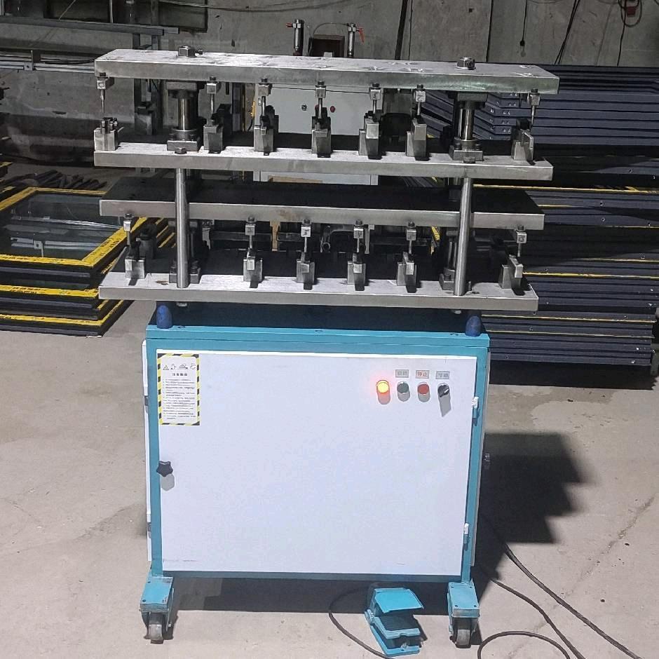 精业门窗冲压模具