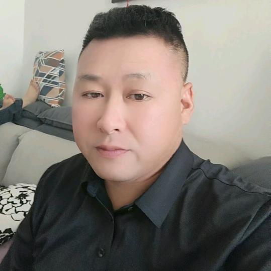 刘明