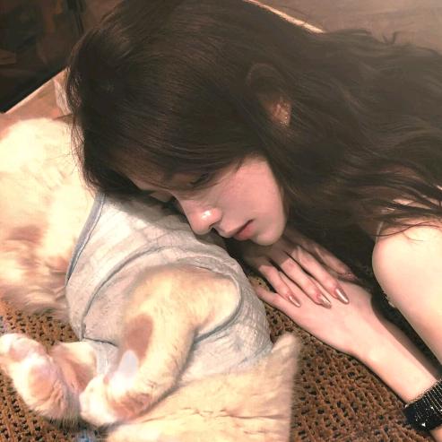 阿眠.（见过高昕并赞过版）