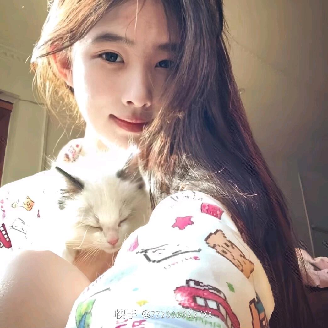 黑色奶黄包.（看竹✌）