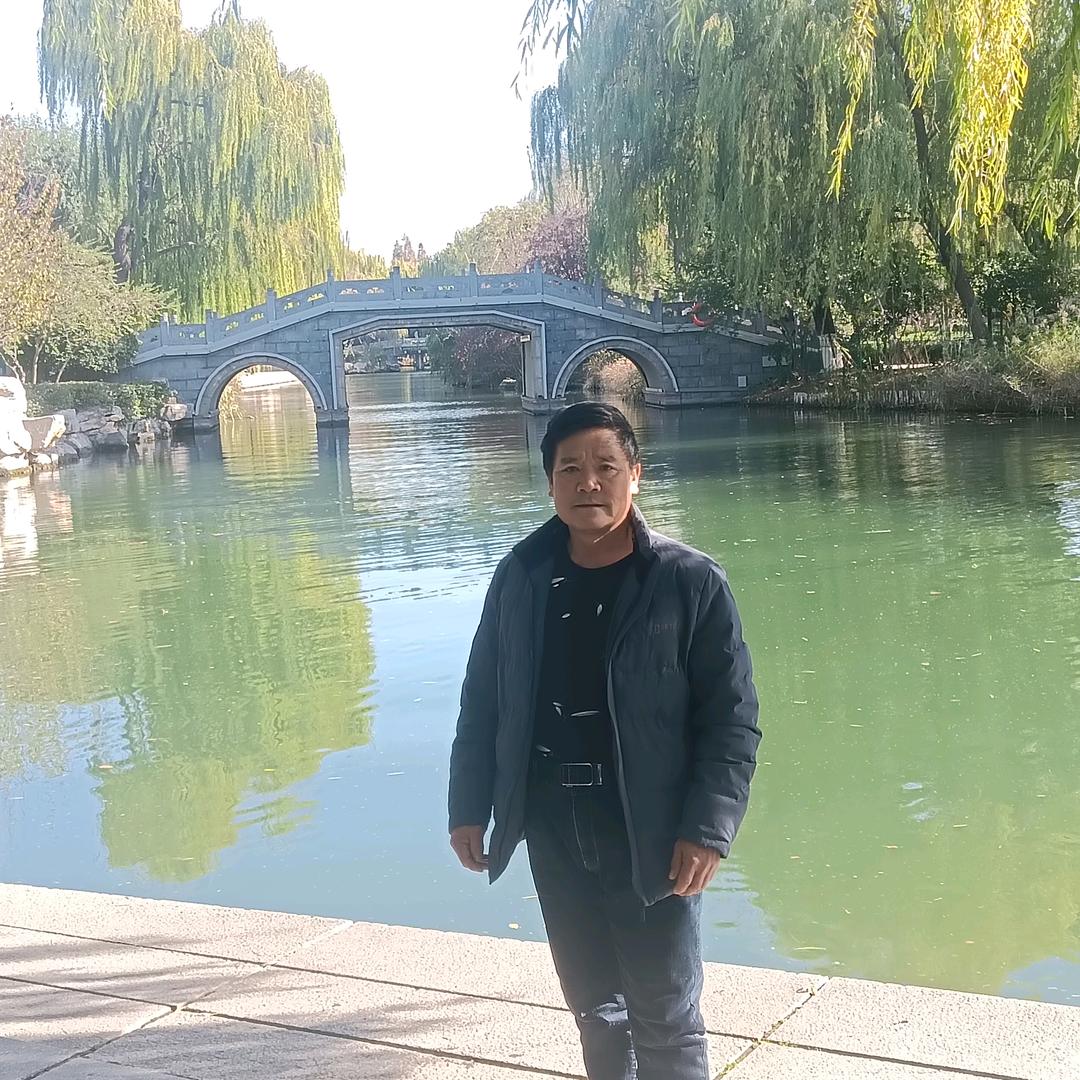 跑调大哥（晚上8点20开播）