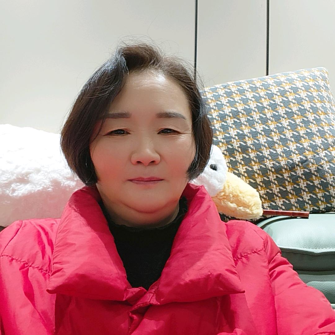 群芳姐首播筹备中。