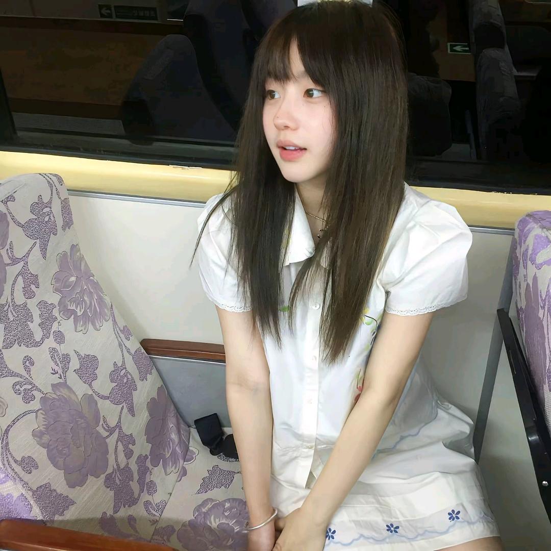 小D