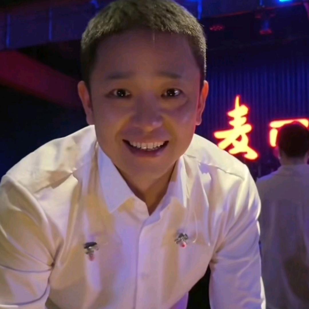 💡 默默裴行