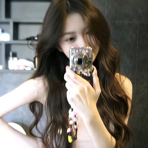 装修梅少女🍓✨