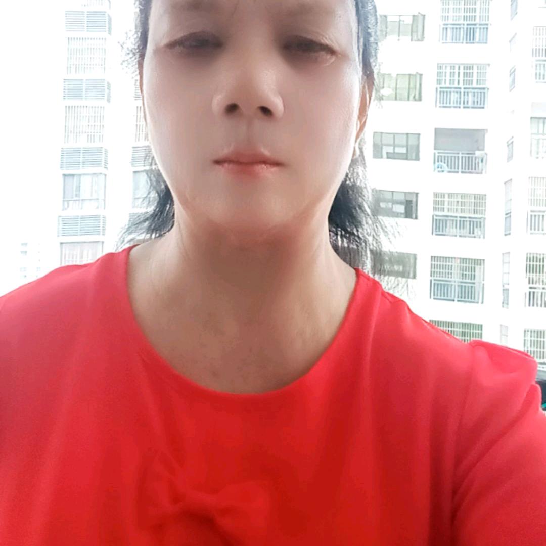 黄水英