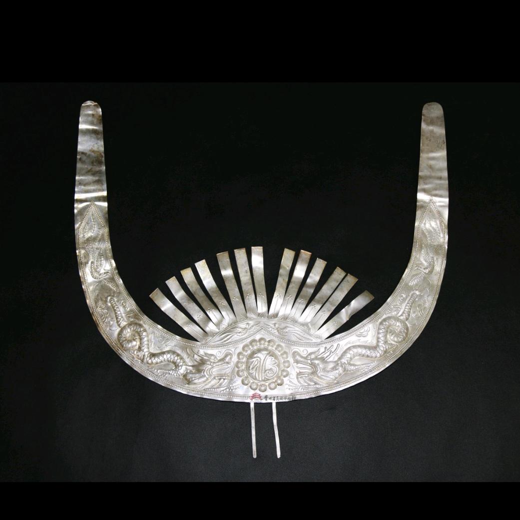 阿兰手工苗绣饰品