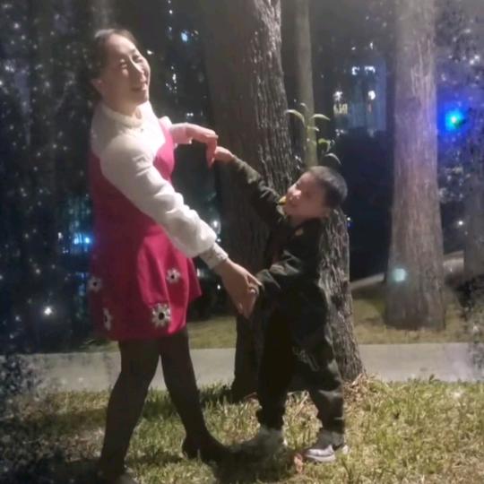 娜娜在深圳