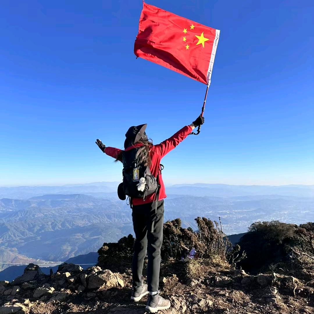 周泓伸