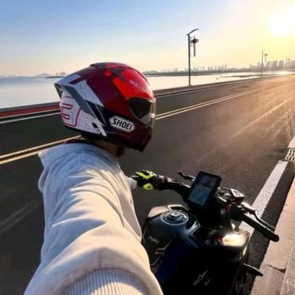 骑春风那男的🏍️