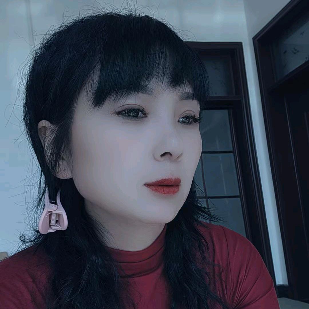 可儿.1:(主页中午12:50开播