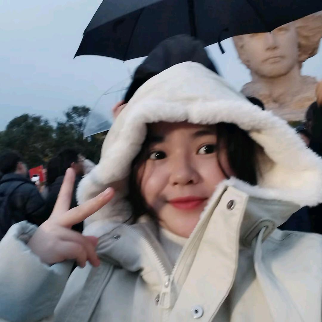 喜欢吃橘子皮的小邓