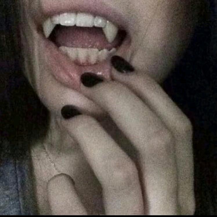 她怕疼
