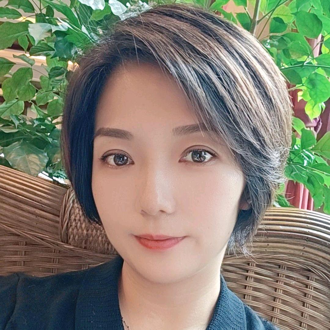 成都做鲜肉烤肠的萍姐