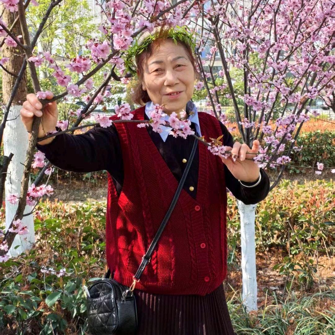 朵朵奶奶-付麝香