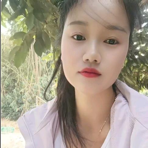 陈小小_