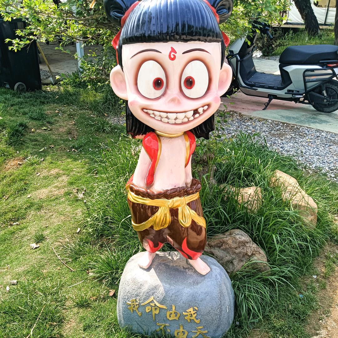 左脸装乖