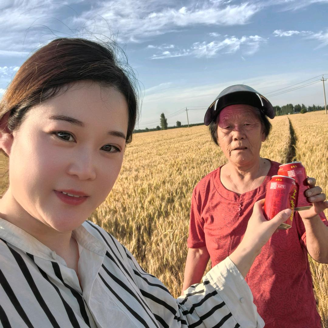 喜洋洋和她姥姥