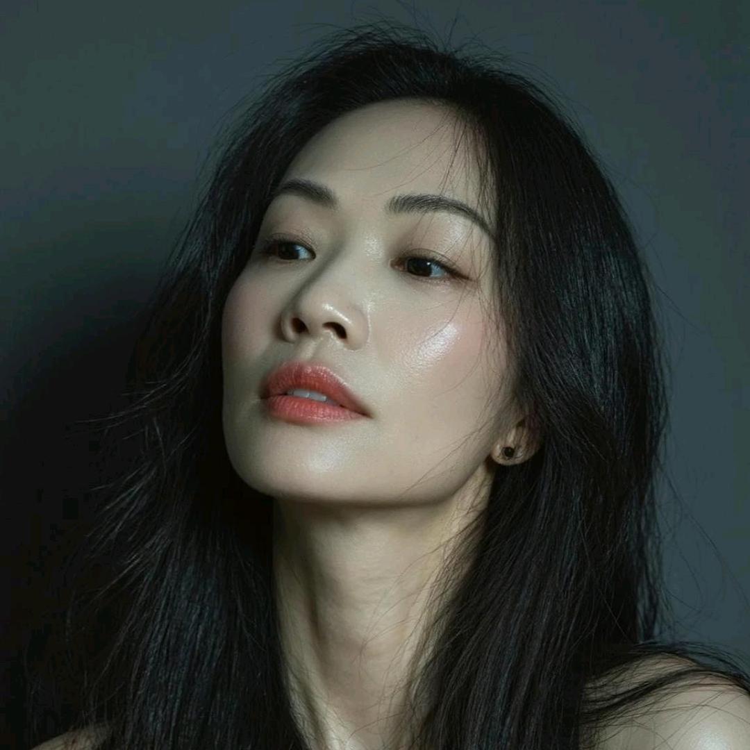 黑色羽毛