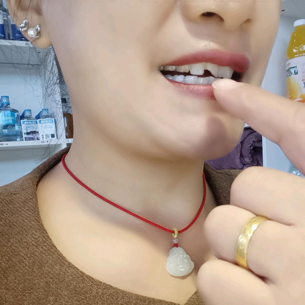 缺牙巴٩(๛ 芳姐 ³˘)۶♥