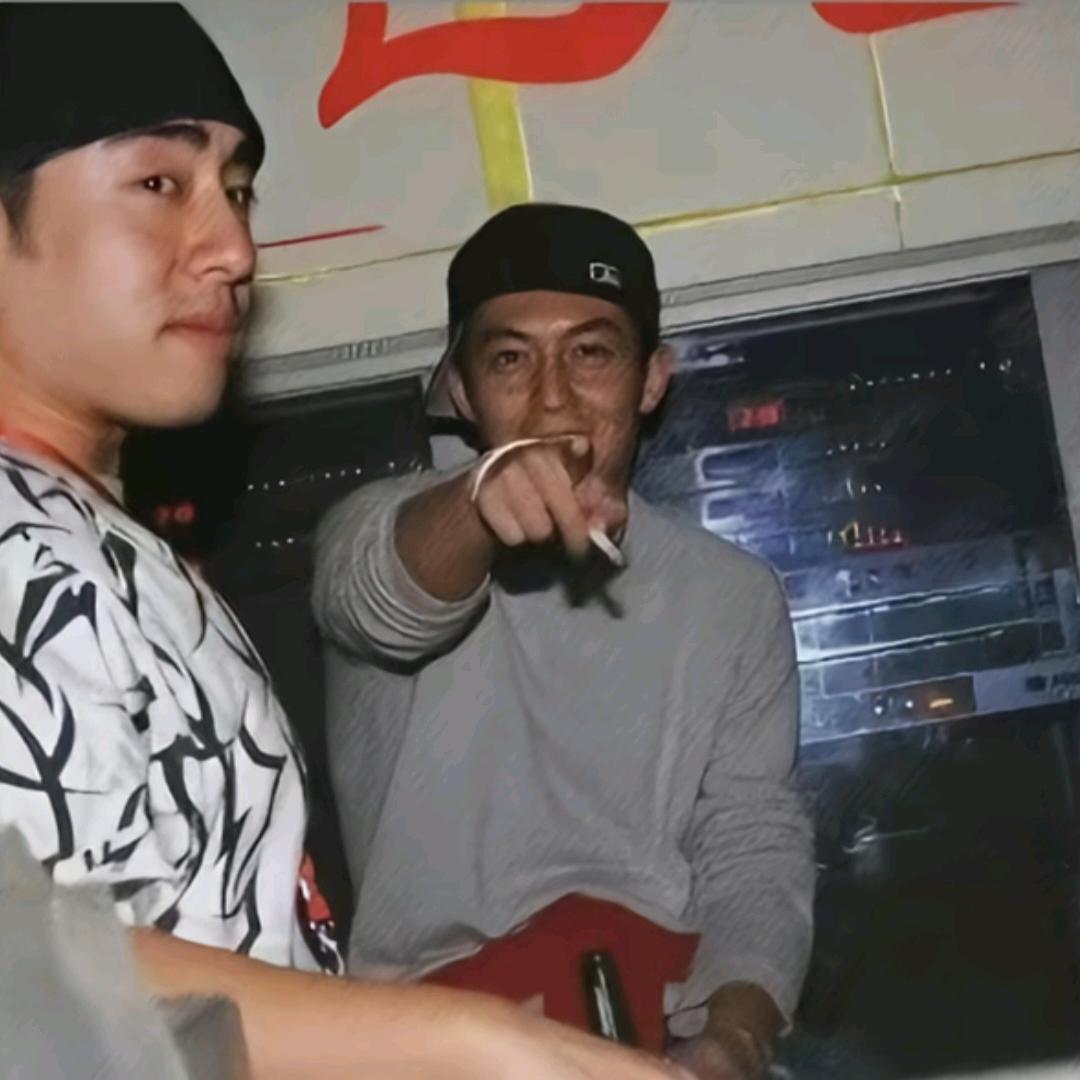 松岗iOS酒吧-订台