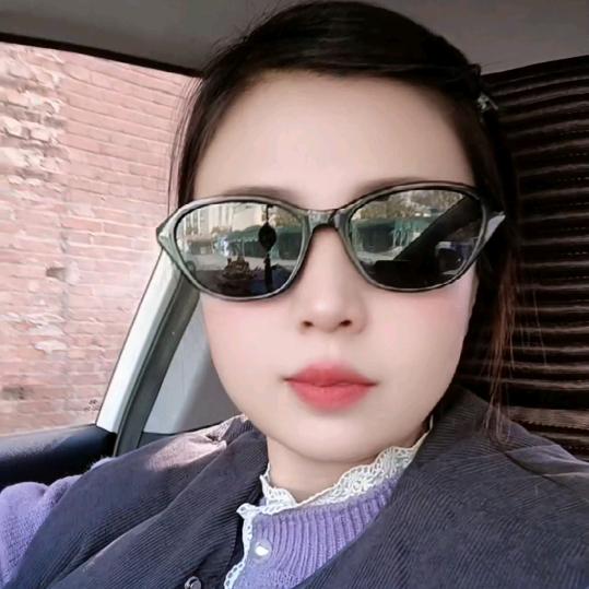 农村丽姐爱唱戏