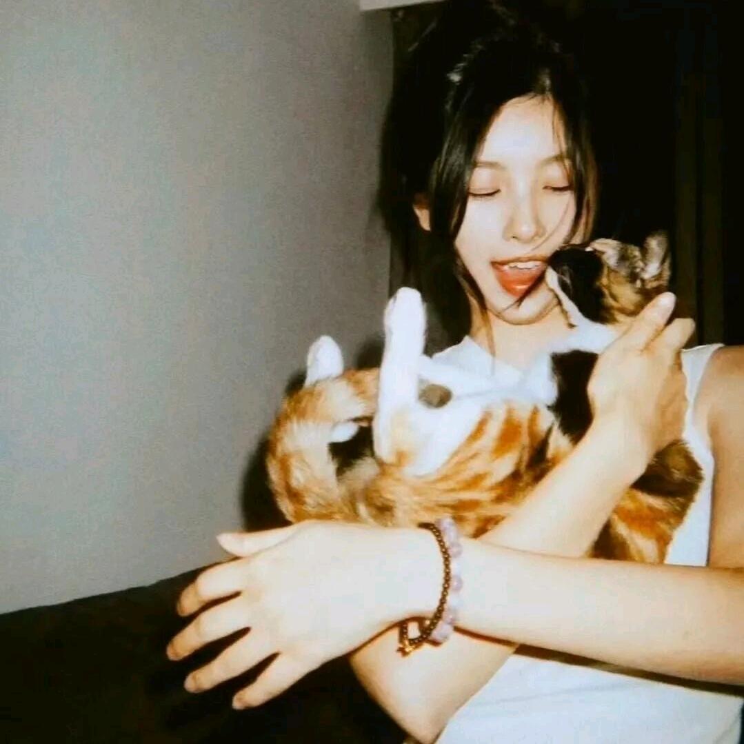 等我吃口大米饭！