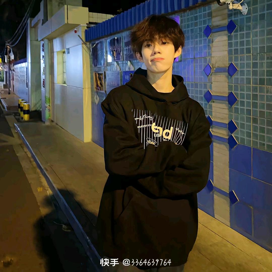 小小伟