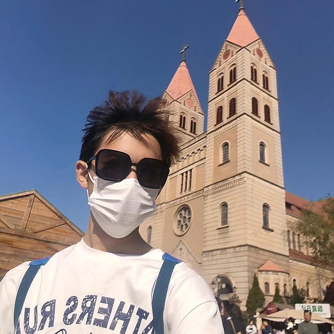 只会剪刀手👦🏻