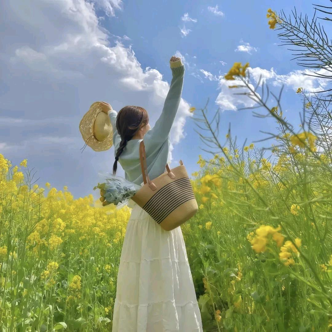 坐在窗边看烟花💫