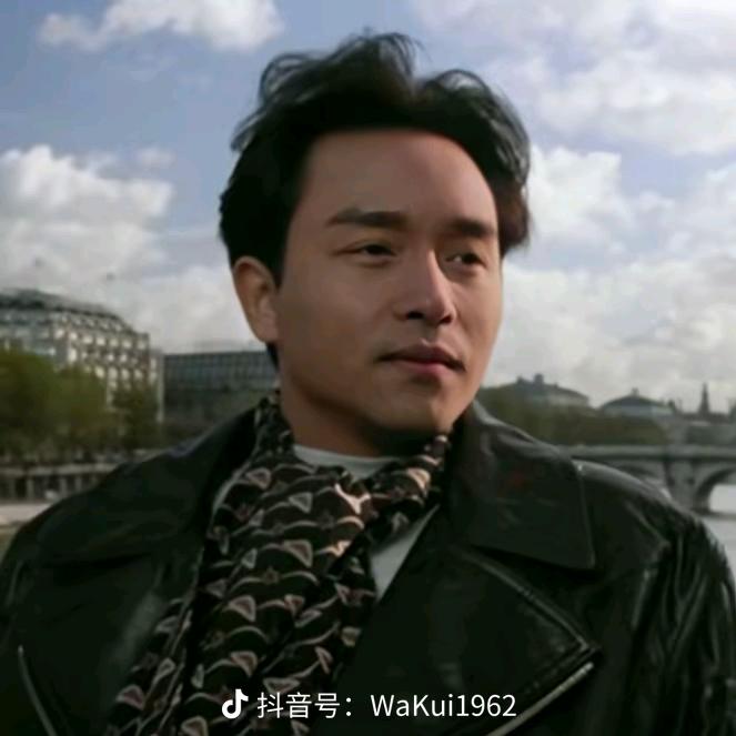 李泓霆，