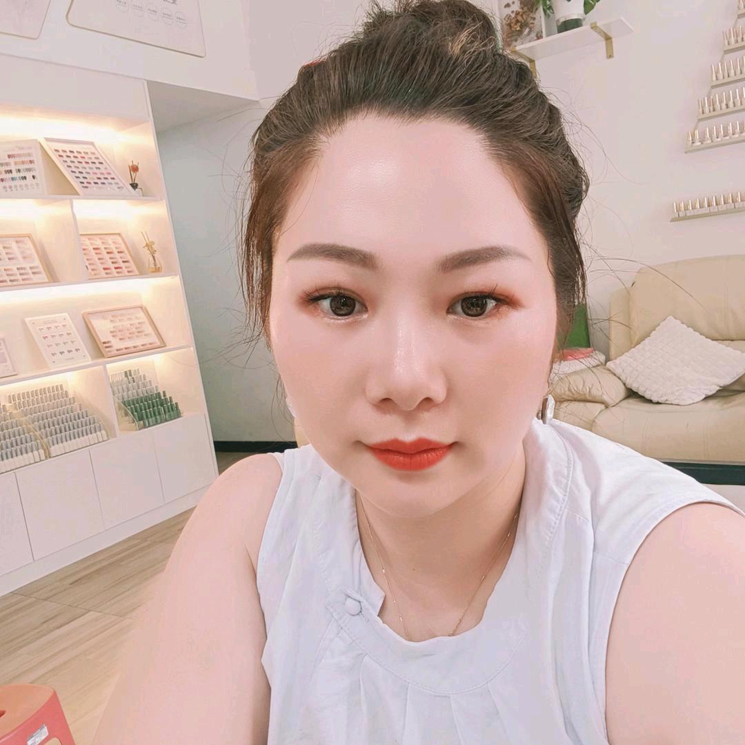 杨妮儿