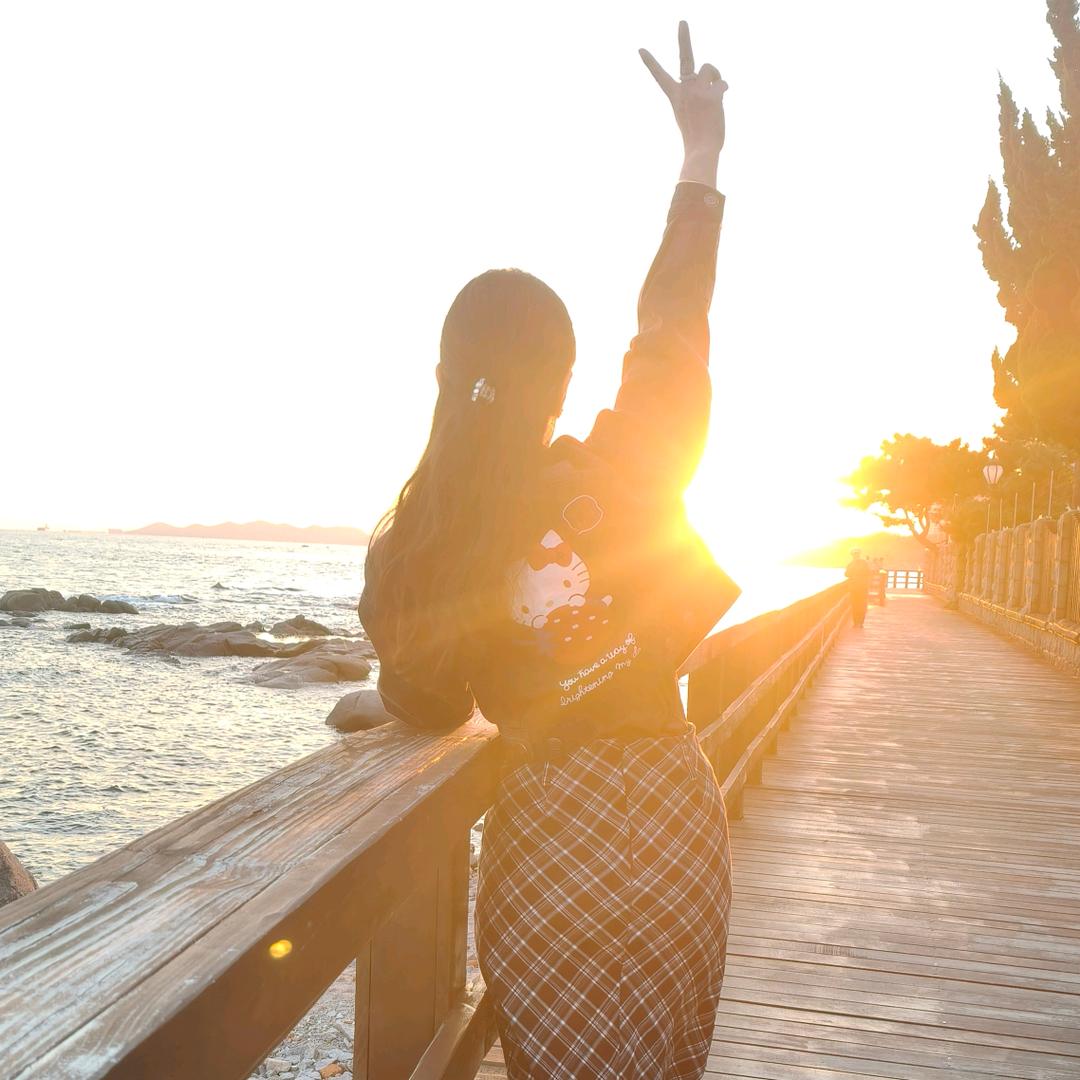 乖乖的坏坏的丫头~