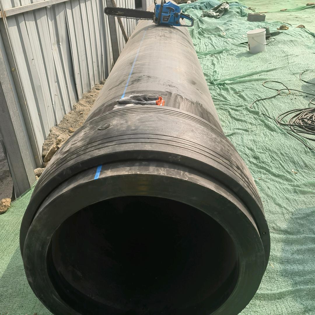 PE管道焊接施工队。