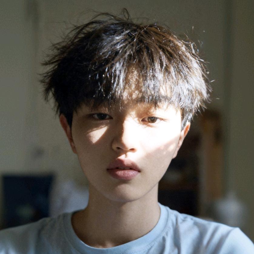 清风不语踏山来