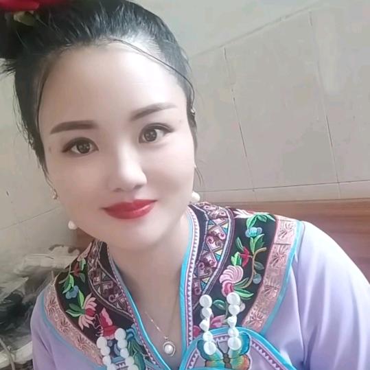 带刺的玫瑰，随机开播。