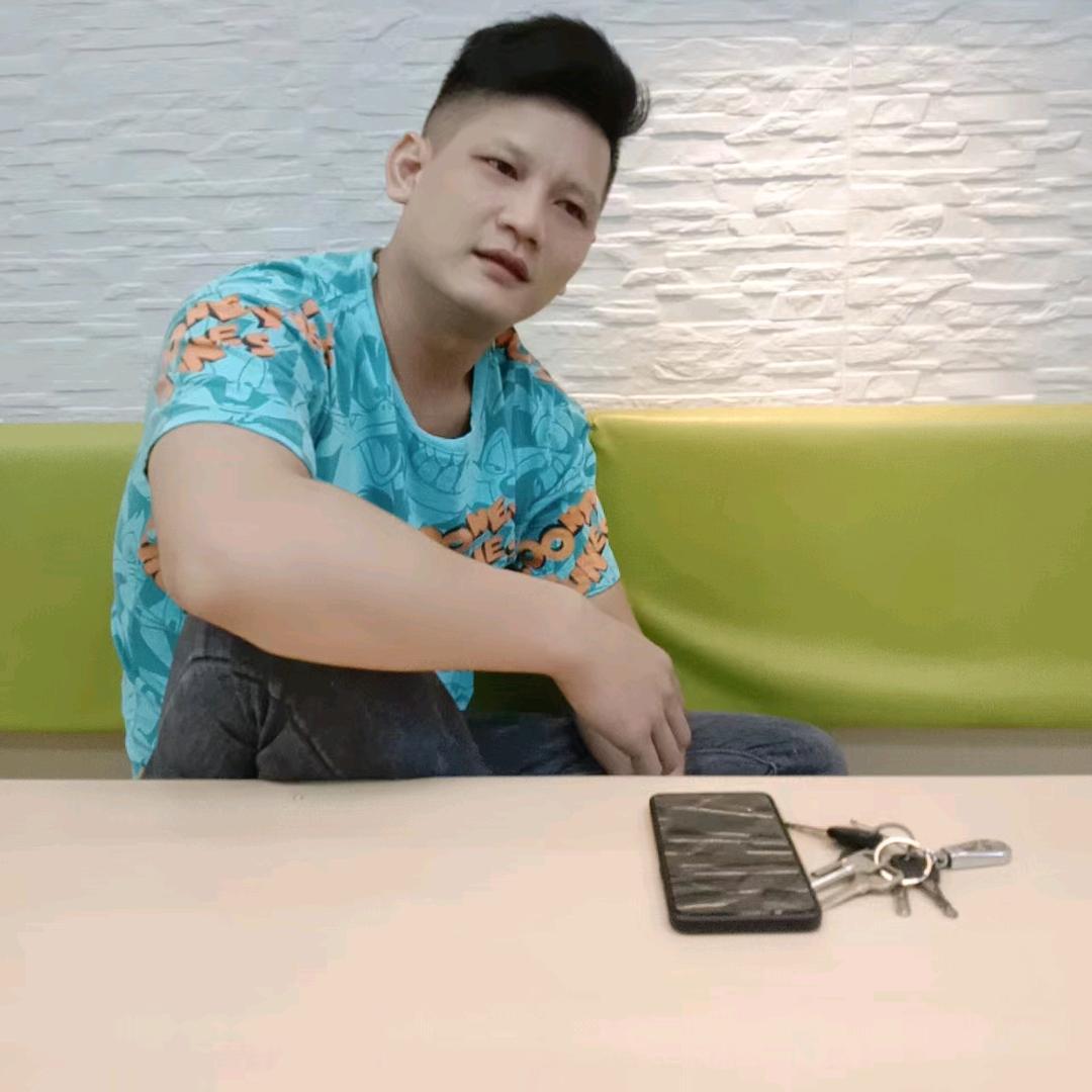莫少