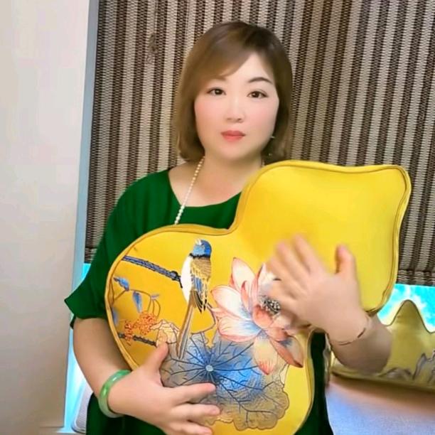 叶之秋刺绣软装设计